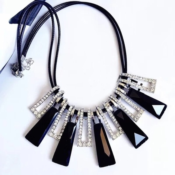 Jewelry - Geometric Black and Silver Statement Necklace